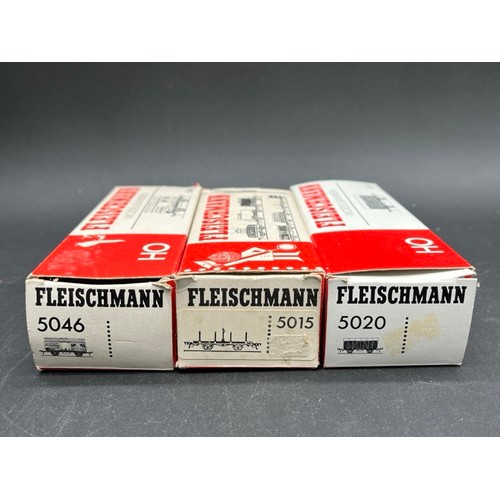 147 - 27 HO Fleischmann European wagons, vans and tankers each in a box or case 'Ready to Roll'
(3200g)