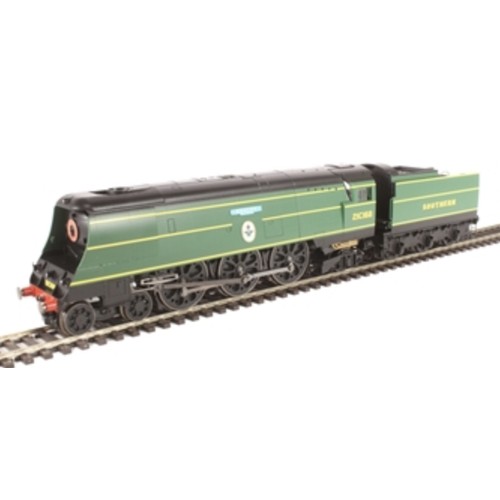 32 - Hornby R3515 Battle of Britain Class (Air Smoothed) 4-6-2 21C168 