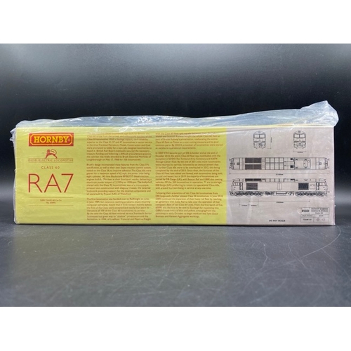 35 - Hornby R30025 Class 60 60095 in GBRf livery - as New
(900g)
Not tested as appears undisturbed from o... 