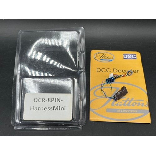 179 - Three 8-pin DCC decoders, two Hattons and other believed to be Hornby 
(100g)
Hattons DCR-8PIN-Harne... 
