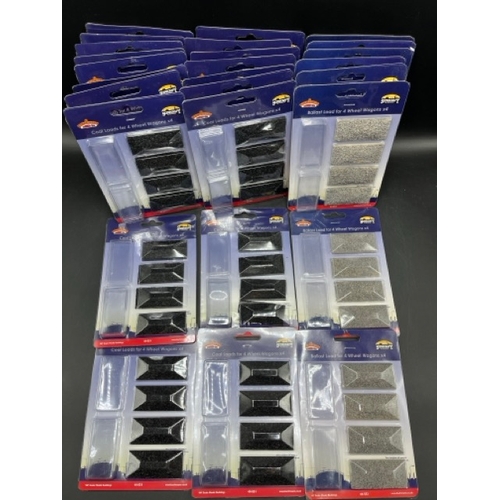 162 - 27 Bachmann Scenecraft Coal and Ballast Loads for 4-wheel wagons - as New
(2600g)
Bachmann 44-552 Ba... 