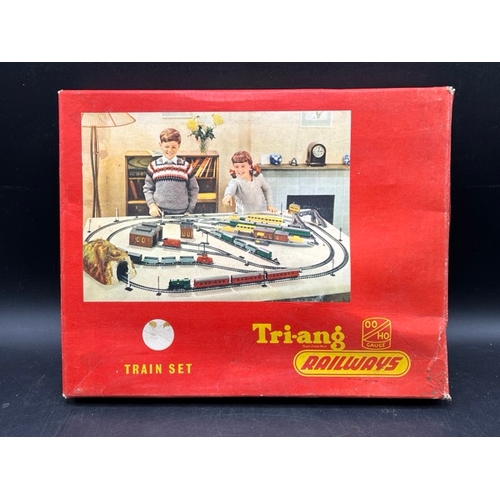127 - Two Triang Train sets Nos. RS24 and RS42
(2000g)
Locomotives included 
Blue pug 0-4-0 #6 Tested Runn... 