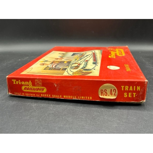 127 - Two Triang Train sets Nos. RS24 and RS42
(2000g)
Locomotives included 
Blue pug 0-4-0 #6 Tested Runn... 