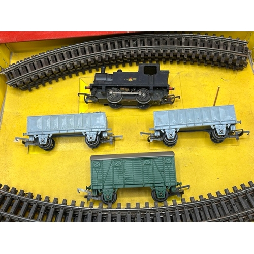 127 - Two Triang Train sets Nos. RS24 and RS42
(2000g)
Locomotives included 
Blue pug 0-4-0 #6 Tested Runn... 