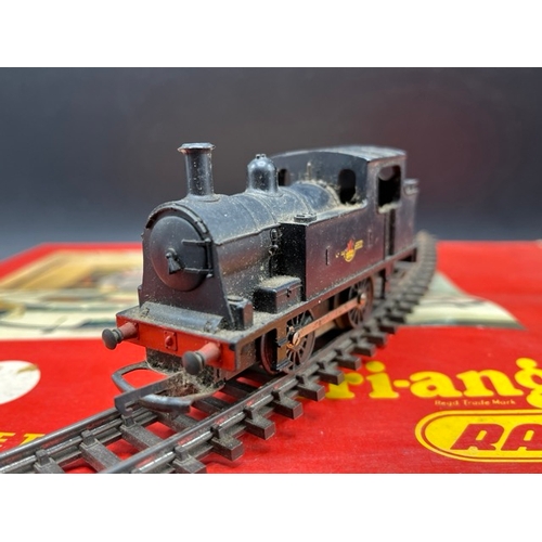 127 - Two Triang Train sets Nos. RS24 and RS42
(2000g)
Locomotives included 
Blue pug 0-4-0 #6 Tested Runn... 