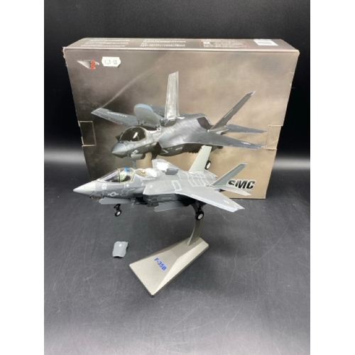 135 - Air Force 1 Models Company Ltd (scale 1:72)
(800g)
F-35B USMC
Model has been previously displayed sh... 