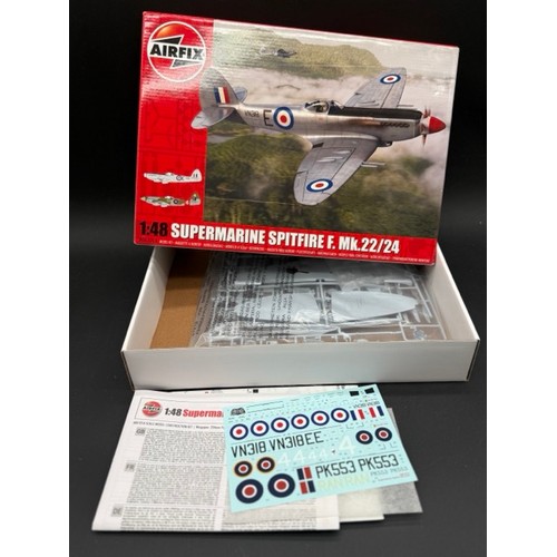 200 - 19 1:48 Scale Military Aviation Plastic Model Kits. (5500g). (19). 
All appear as complete, 1 howeve... 