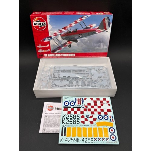 200 - 19 1:48 Scale Military Aviation Plastic Model Kits. (5500g). (19). 
All appear as complete, 1 howeve... 