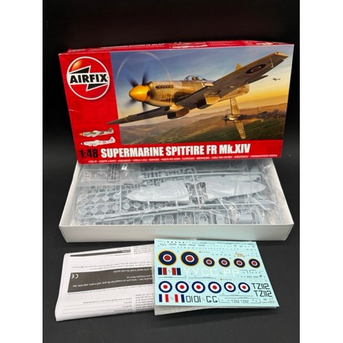 200 - 19 1:48 Scale Military Aviation Plastic Model Kits. (5500g). (19). 
All appear as complete, 1 howeve... 