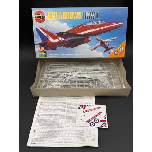 200 - 19 1:48 Scale Military Aviation Plastic Model Kits. (5500g). (19). 
All appear as complete, 1 howeve... 