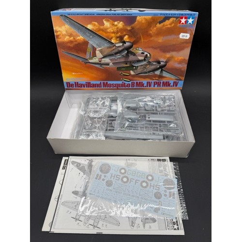 200 - 19 1:48 Scale Military Aviation Plastic Model Kits. (5500g). (19). 
All appear as complete, 1 howeve... 