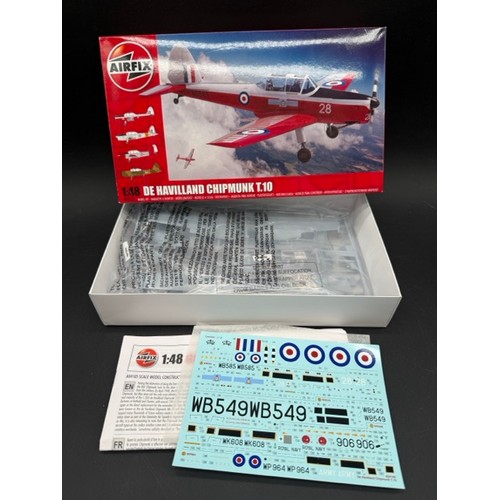 200 - 19 1:48 Scale Military Aviation Plastic Model Kits. (5500g). (19). 
All appear as complete, 1 howeve... 