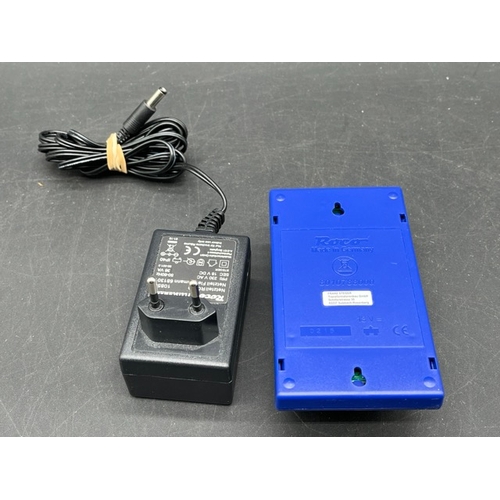 375 - Three OO/HO/N gauge controllers
(5000g)
Gaugemaster Model Q Four track controller - appears unused. ... 