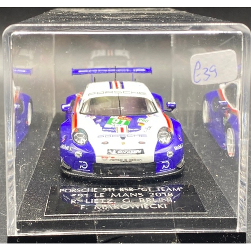 4 - 1:43 Scale Diecast, (Maker possibly Look Smart)
(200g)
Porsche 911 RSR 