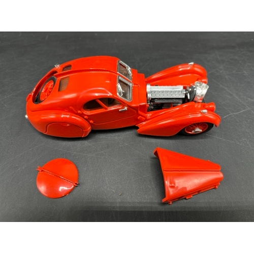 60 - 10 Rio 1:43 Bugatti model cars in F/G condition each in F/G box
(2200g)
Includes:-
SL009 Bugatti 57 ... 