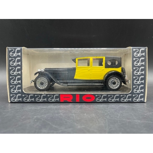 60 - 10 Rio 1:43 Bugatti model cars in F/G condition each in F/G box
(2200g)
Includes:-
SL009 Bugatti 57 ... 