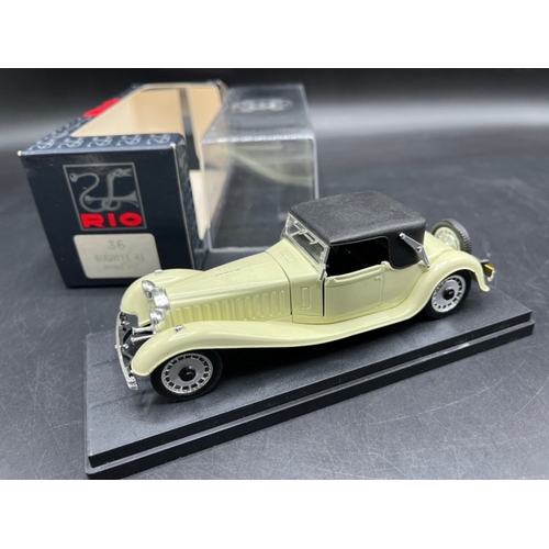 60 - 10 Rio 1:43 Bugatti model cars in F/G condition each in F/G box
(2200g)
Includes:-
SL009 Bugatti 57 ... 