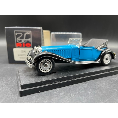 60 - 10 Rio 1:43 Bugatti model cars in F/G condition each in F/G box
(2200g)
Includes:-
SL009 Bugatti 57 ... 