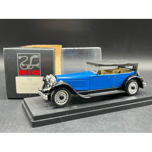 60 - 10 Rio 1:43 Bugatti model cars in F/G condition each in F/G box
(2200g)
Includes:-
SL009 Bugatti 57 ... 