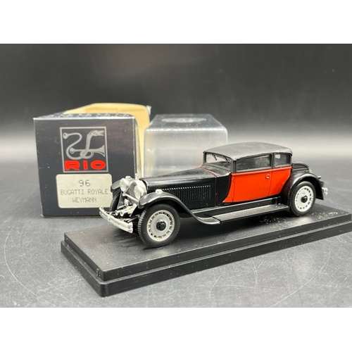 60 - 10 Rio 1:43 Bugatti model cars in F/G condition each in F/G box
(2200g)
Includes:-
SL009 Bugatti 57 ... 