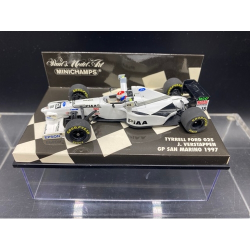 8 - 6 Paul’s Model Art MINICHAMPS racing cars (1:43 scale) (700g)
Includes:
Tyrrell P34 FNCB Monte Carlo... 