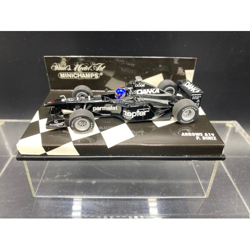9 - 6 Paul’s Model Art MINICHAMPS (4) and McLaren Collection (2) racing cars (1:43 scale) (700g)
Include... 