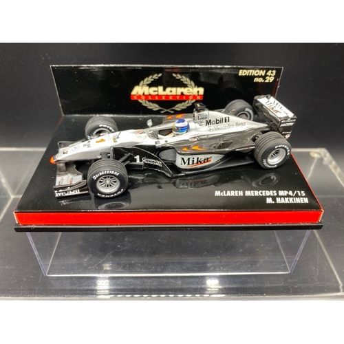 10 - 6 Paul’s Model Art MINICHAMPS (4) and McLaren Collection (2) racing cars (1:43 scale) (700g)
Include... 