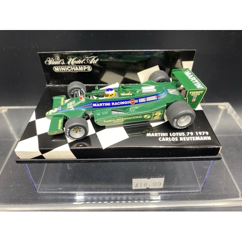 12 - 6 Paul’s Model Art MINICHAMPS racing cars (1:43 scale) (700g)
Includes:
Brabham Judd BT60 - D. Hill ... 