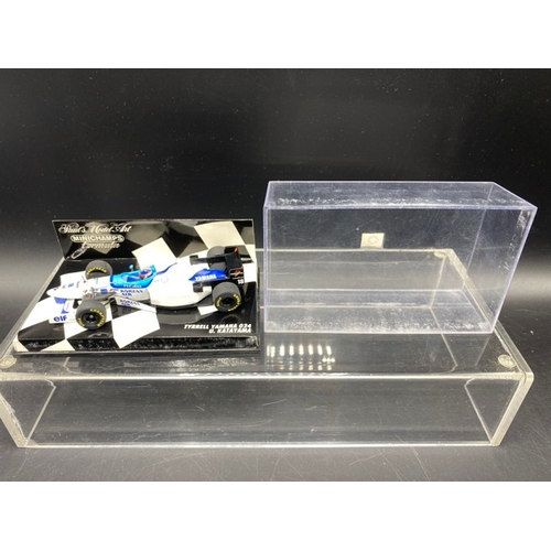 15 - 6 Paul’s Model Art MINICHAMPS racing cars (1:43 scale) (700g)
Includes:
Ligier Honda JS41 - O.Panis ... 