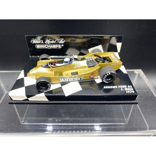 15 - 6 Paul’s Model Art MINICHAMPS racing cars (1:43 scale) (700g)
Includes:
Ligier Honda JS41 - O.Panis ... 