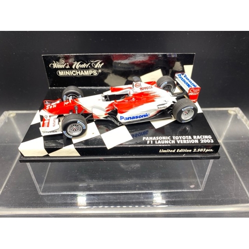 15 - 6 Paul’s Model Art MINICHAMPS racing cars (1:43 scale) (700g)
Includes:
Ligier Honda JS41 - O.Panis ... 