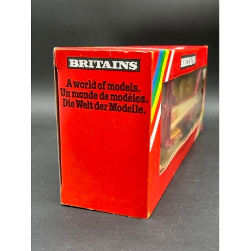 11 - Britains 1:32 Farm Model issue No. 9534 Round Bale Wagon Krone Benac RBR 3000
Shows signs of previou... 
