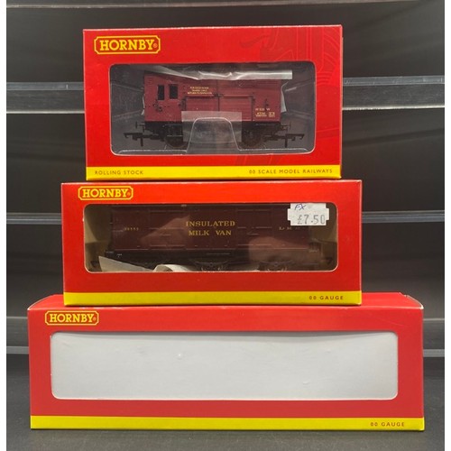 201 - 20 OO Hornby Boxed Rolling stock appearing New in Box
(2500g)
Includes: 
Hornby R6780 4-wheel wagon ... 