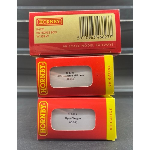 201 - 20 OO Hornby Boxed Rolling stock appearing New in Box
(2500g)
Includes: 
Hornby R6780 4-wheel wagon ... 