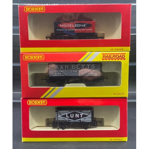 201 - 20 OO Hornby Boxed Rolling stock appearing New in Box
(2500g)
Includes: 
Hornby R6780 4-wheel wagon ... 