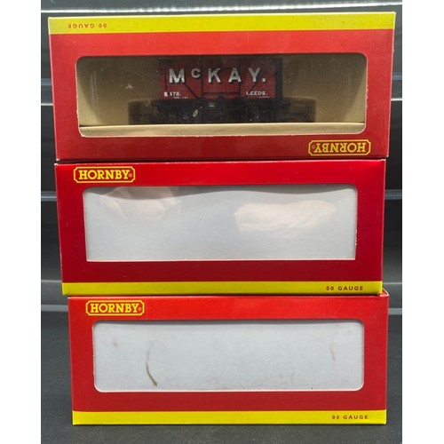 201 - 20 OO Hornby Boxed Rolling stock appearing New in Box
(2500g)
Includes: 
Hornby R6780 4-wheel wagon ... 