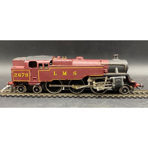 238 - All four Tested 2-Rail Runners - Three Wrenn and Dublo 4468 Sir Nigel Gresley 
(2200g)
Wrenn W2204 0... 