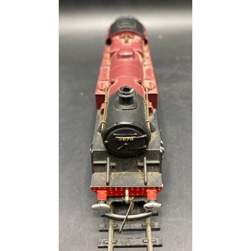 238 - All four Tested 2-Rail Runners - Three Wrenn and Dublo 4468 Sir Nigel Gresley 
(2200g)
Wrenn W2204 0... 