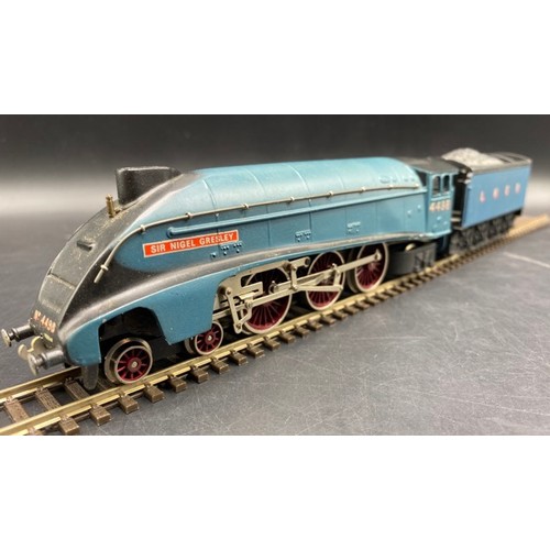 238 - All four Tested 2-Rail Runners - Three Wrenn and Dublo 4468 Sir Nigel Gresley 
(2200g)
Wrenn W2204 0... 