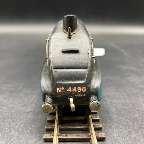 238 - All four Tested 2-Rail Runners - Three Wrenn and Dublo 4468 Sir Nigel Gresley 
(2200g)
Wrenn W2204 0... 