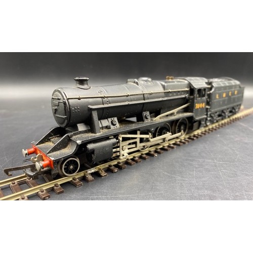 238 - All four Tested 2-Rail Runners - Three Wrenn and Dublo 4468 Sir Nigel Gresley 
(2200g)
Wrenn W2204 0... 