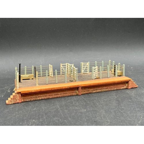 thumbnail image 2 of Dapol C004 OO/HO Scale Plastic Footbridge Double Track – Unassembled Kit 2 of 3
