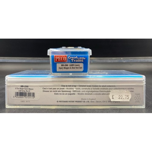 127 - OO9 Peco Narrow Gauge Rolling Stock - 5 cases 
Lyndon & Barnstable livery - Peco GR-290 Open Wagon a... 
