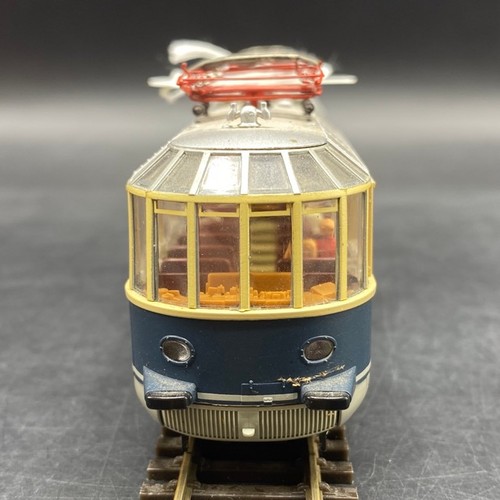 156 - Roco 63788 HO DB ET 9101 Observation Railcar with Pantographs - Tested slow Runner
Interesting model... 