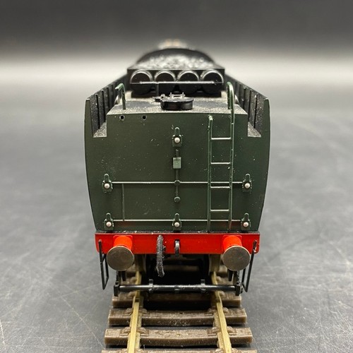 Hornby R2388 Battle of Britain Class 4-6-2 34083 