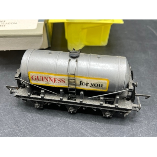 189 - 6 OO Wrenn Rolling stock in Good boxes
Wrenn W5003 6 Wheeled Wagons Guiness (3)
Wrenn W5001X Blue Sp... 