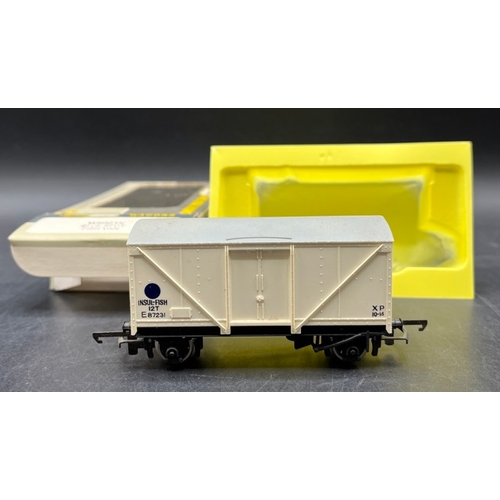 189 - 6 OO Wrenn Rolling stock in Good boxes
Wrenn W5003 6 Wheeled Wagons Guiness (3)
Wrenn W5001X Blue Sp... 