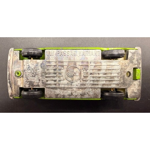 37 - 6 Siku Germany Vehicles and 2 Trailers (circa 1970's) in Good condition
Includes: 
Mercedes Benz L 4... 