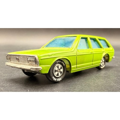 37 - 6 Siku Germany Vehicles and 2 Trailers (circa 1970's) in Good condition
Includes: 
Mercedes Benz L 4... 