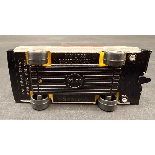 37 - 6 Siku Germany Vehicles and 2 Trailers (circa 1970's) in Good condition
Includes: 
Mercedes Benz L 4... 